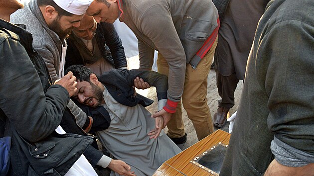 V pákistánském Péšávaru útočil sebevražedný atentátník. Odpálil se u mešity ve chvíli, kdy se v ní modlily stovky lidí včetně policistů. (30. ledna 2023)