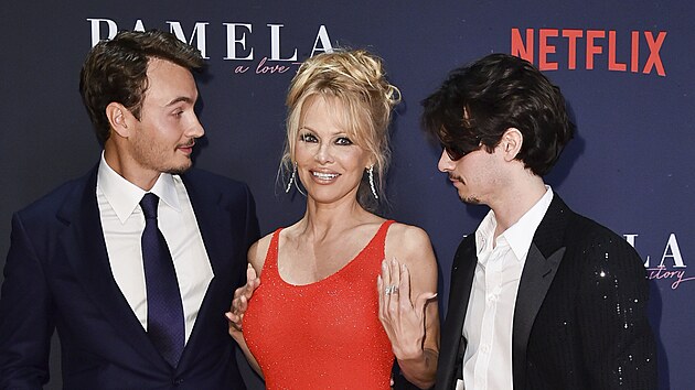 Brandon Thomas Lee, Pamela Andersonová a Dylan Jagger Lee (Los Angeles, 30. ledna 2023)