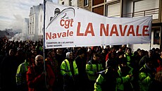 Francii ochromily dal�í stávky a demonstrace proti vládnímu zákonu o pozd�j�ím...