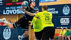 Extraliga házenká�� Lovci Lovosice - Malom��ice. Jaroslav Trkovský z Lovosic...