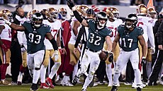 Hrái Philadelphia Eagles se radují z postupu do Super Bowlu.