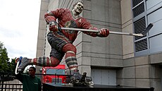 Bobby Hull má před chicagskou halou United Center sochu.