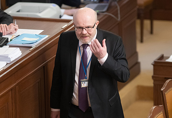 Ministr zdravotnictví Vlastimil Válek ve Snmovn