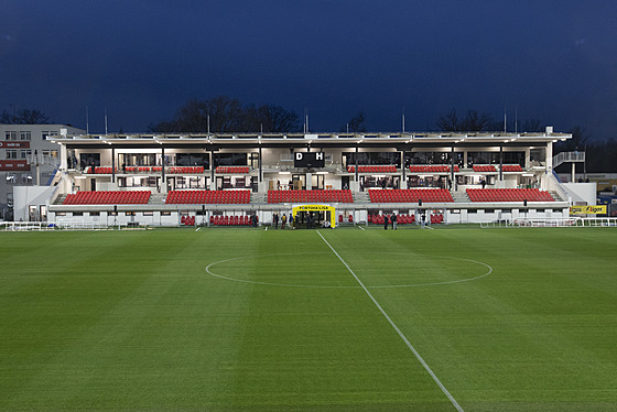 Nový pardubický stadion, který stál 424 milion korun, byl postaven za necelé...