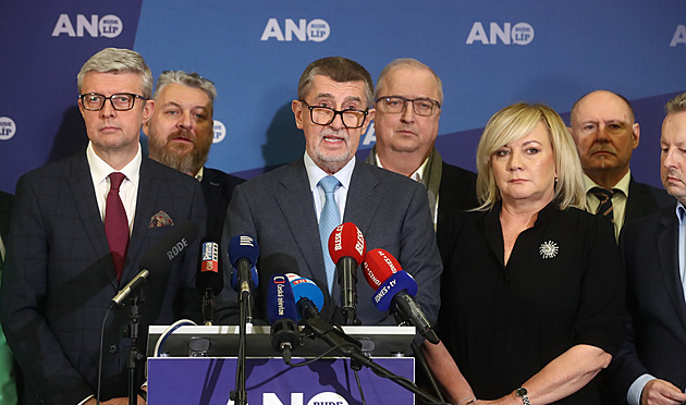 Stínová vláda ANO jedná na jihu Čech. I s Babišem vyrazí na Zemi živitelku