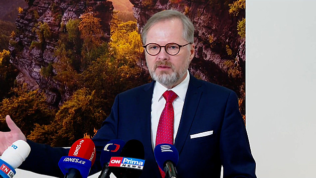 Vláda zasedá v Jeseníku. Ministři proberou dopravní obslužnost i exekuce