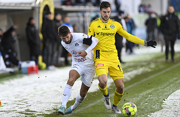 Slovácko - Olomouc 0:0, neuznaný gól i větší šance, na sněhu nakonec bez branek