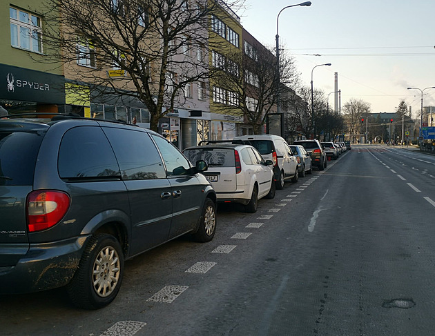 Kvůli zásobování porušují řidiči ve Zlíně pravidla, město stání upraví