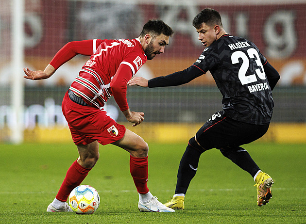 Leverkusen bez Schicka opět neskóroval, poprvé prohrál v Augsburgu