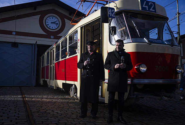 Zrenovovaná historická tramvaj K2 vyjela na trať, dostala symbolické číslo