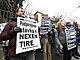 Protest zaměstnanců společnost Nexen Tire před velvyslanectvím Korejské...