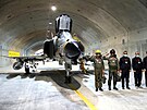 Íránské letectvo ukázalo snímky ze své nov otevené podzemní základny, která...