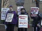 Protestující z organizace Women Against Rape & Women of Colour Global Woman's...
