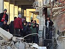 Následky smrtícího zemtesení ve mst Aleppo v severozápadní Sýrii, 50 km...
