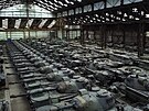 Ve skladech belgické spolenosti OIP Land Systems jsou uschovány desítky tank...