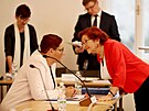 Zasedání znojemských zastupitel, vlevo starostka Ivana Solaová (ANO).