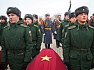 Rutí vojáci ve Volgogradu bhem slavnostního pohbu ostatk voják Rudé...