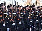 Oficiální ceremoniál s vojenskými poctami ped Grand hotelem Kempinski druhý...