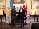 Ukrajinský prezident Zelenskyj a britský premiér Sunak v Downing Street 10 (8....