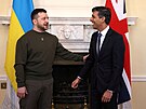 Ukrajinský prezident Zelenskyj a britský premiér Sunak v Downing Street 10 (8....