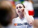 Kateina Zeithammerová Valentýna Kadlecová na tréninku eských basketbalistek