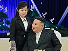 Severokorejský lídr Kim Čong-un se se svou dcerou Kim Ču-e a ženou Ri Sol-ču...