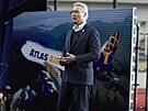 éf nákladních aerolinek Atlas Air John Dietrich pi slavnostním pebírání...