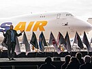 Poslední vyrobený hrbatý Boeing 747 putuje k odbrateli. Nákladní aerolinky...
