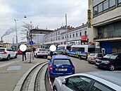 Policie evakuovala poštu v Brně v Nádražní ulici kvůli oznámení o uložení bomby.