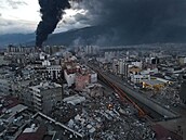 Zemětřesení o síle 7,8 stupně zasáhlo Turecko a Sýrii. Epicentrum se nacházelo...