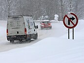 Sever Slovenska se potýká s přívaly nového sněhu, situaci komplikuje silný...