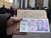 ČNB vydala speciální tisícikorunovou bankovku s přítiskem ke 30. výročí...