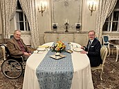 Prezident Miloš Zeman přivítal na zámku v Lánech předsedu vlády Petra Fialu....