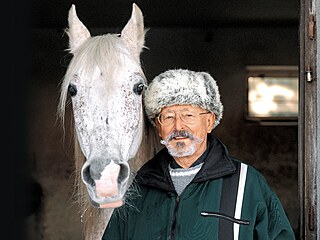 Je legendou mezi fotografy koní i mezi hipology, tedy znalci koní. Doktor...
