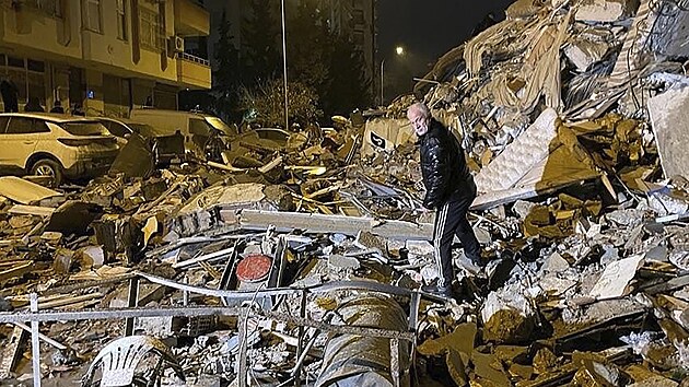 Zemětřesení v Adaně zcela ochromilo infrastrukturu. (6. února 2023)
