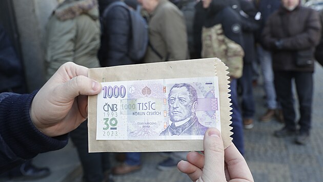 Speciln bankovka s petiskem vydan k 30. vro rozdlen eskoslovensk mny a vzniku esk koruny. (8. nora 2023)
