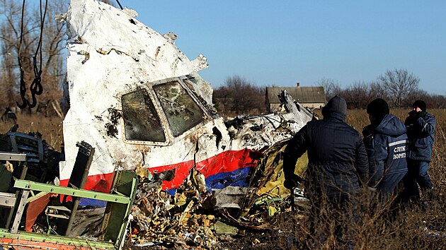 Trosky havarovanho letounu MH17 u vesnice Grabovo v Donck oblasti. (20. listopadu 2014)