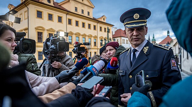 Schůzka nově zvoleného prezidenta Petra Pavla s policejním prezidentem Martinem Vondráškem. 
(2. února 2023)