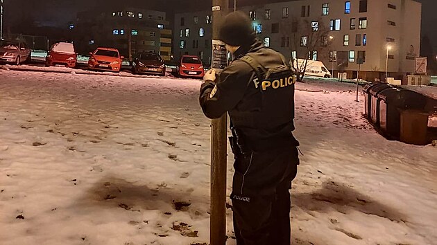 Policisté rozvěsili po Vratislavicích varovné letáky.