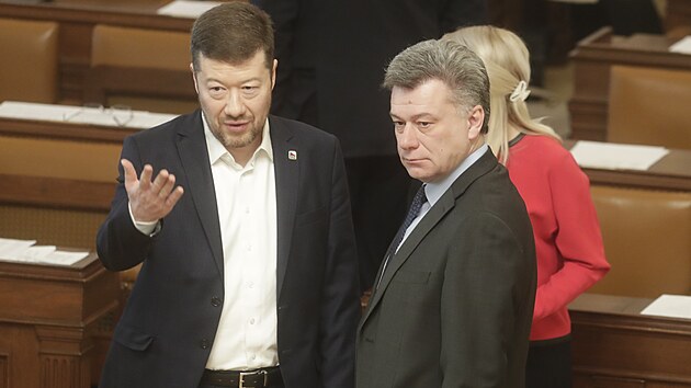Předseda SPD Tomio Okamura a ministr spravedlnosti Pavel Blažek ve Sněmovně