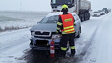 Husté snení a náledí zpsobilo adu komplikací na silnicích Olomouckého...