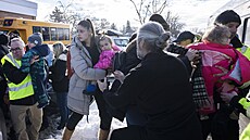 V kanadském Montrealu narazil autobus do budovy jeslí. (8. února 2023)