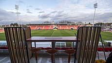 Nový pardubický stadion, který stál 424 milion� korun, byl postaven za necelé...