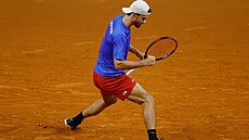 Český tenista Tomáš Macháč v duelu Davisova poháru s Portugalem Joaem Sousou. | na serveru Lidovky.cz | aktuální zprávy