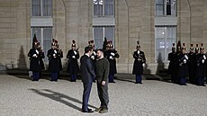 Ukrajinský prezident Zelenskyj se v Paíi setkal s francouzským prezidentem...