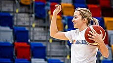 Gabriela Andlová bhem tréninku eských basketbalistek