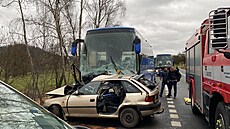 V únoru u odboky na Kláter zemel v osobním aut starí idi. Pi odboování se zde srazil s autobusem. 