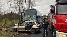 V únoru u odboky na Kláter zemel v osobním aut starí idi. Pi odboování se zde srazil s autobusem. 