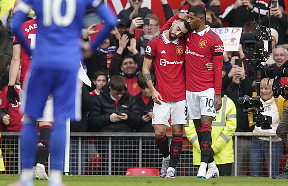 Útoník Marcus Rashford z Manchesteru United (vpravo) se raduje ze svého gólu...
