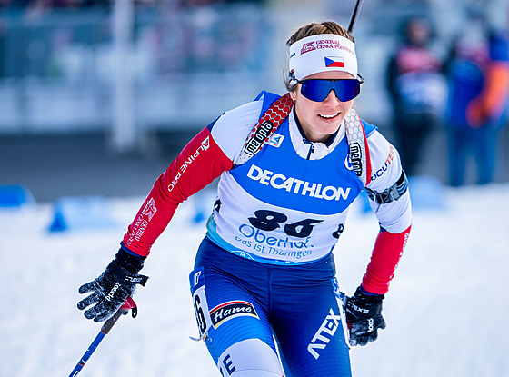 Tereza Vinklárková bhem sprintu na MS v Oberhofu.